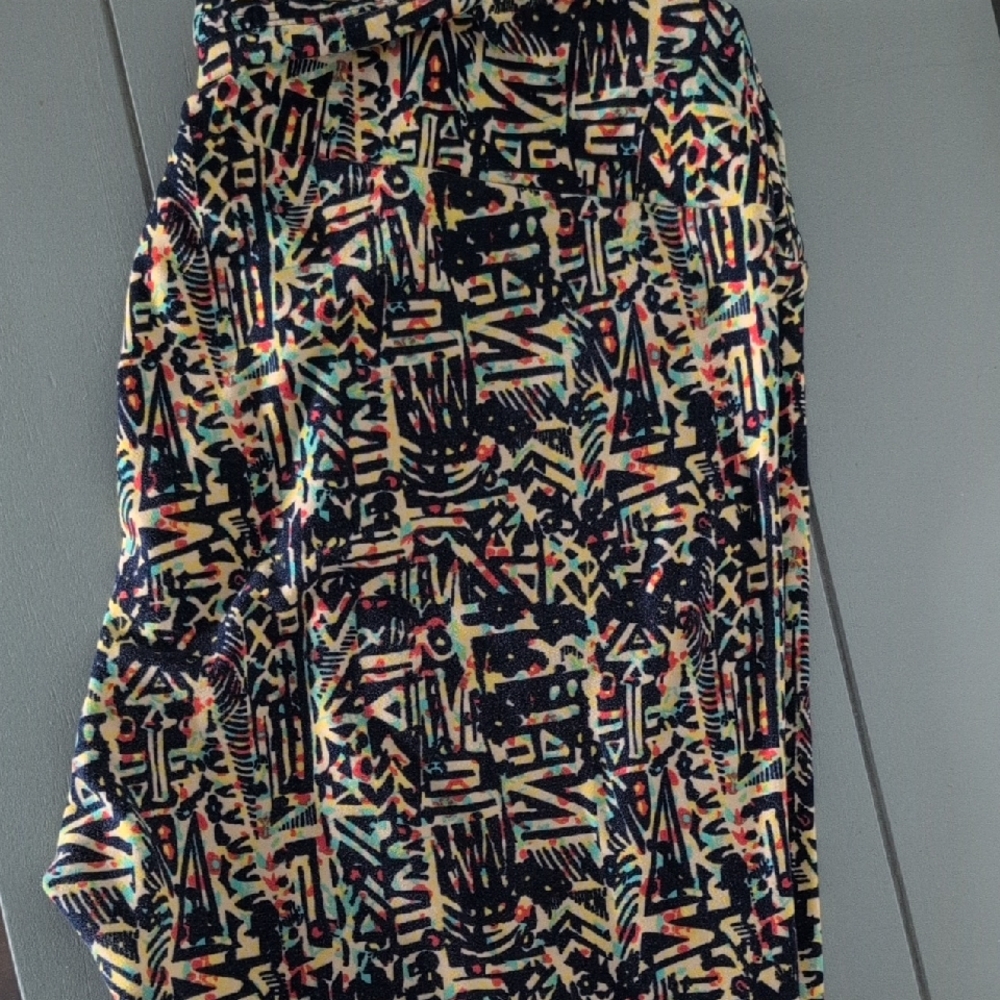 LuLaRoe Abstract Multicolor Tall And Curvy Leggings